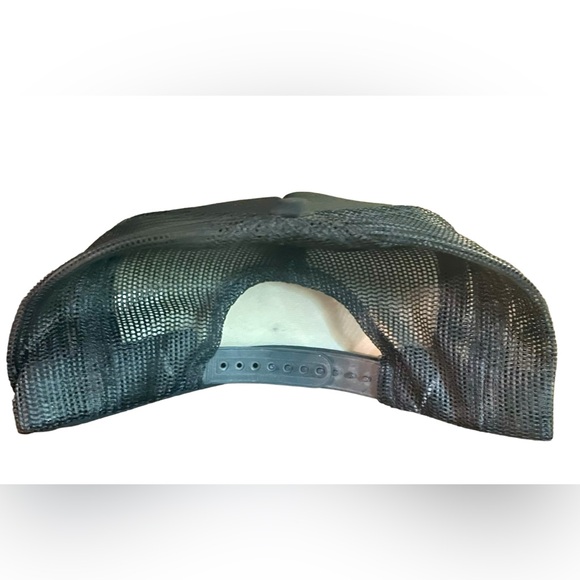 Vintage Black Mesh Trucker Style Hat. - Picture 3 of 3